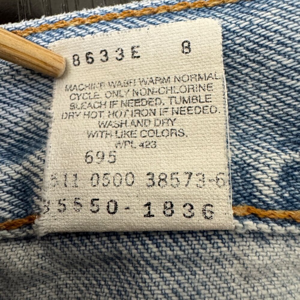 VTG Levi's 550 Jean Shorts Men's 38 Light Wash Relaxed Fit Wide Leg Jorts 90s - Picture 3 of 14